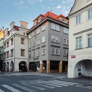 rezervați aici
